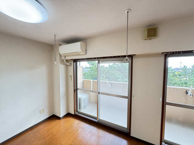 エアコン　室内物干し